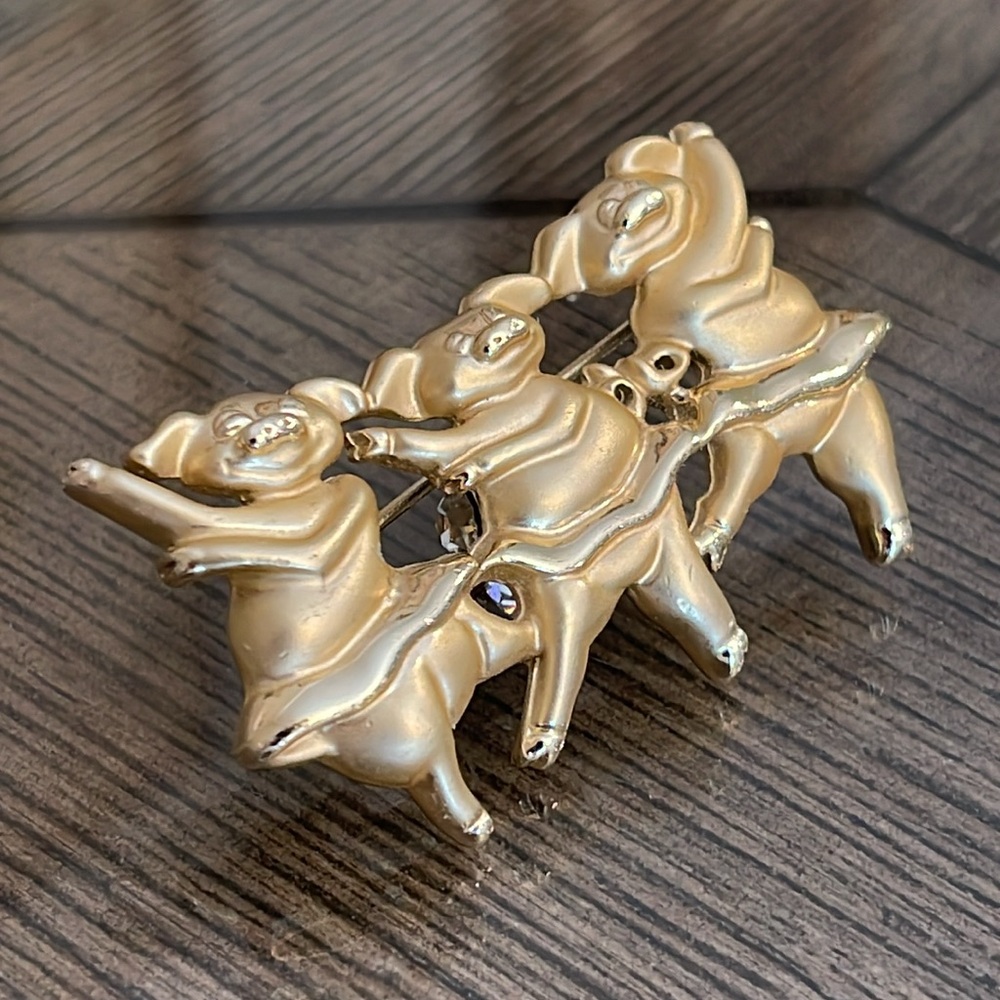 Vintage 1980s Gold Tone Three Pigs Piglets Dancing Ballerina Brooch Pin Jewelry - Picture 3 of 16